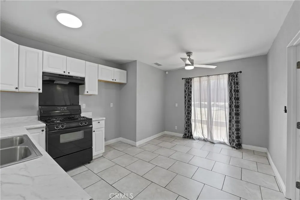 1682 Sycamore Perris, CA 92570