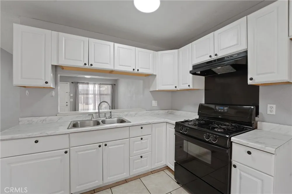 1682 Sycamore Perris, CA 92570