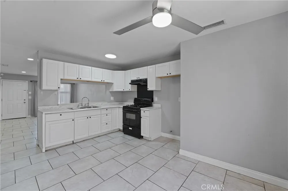 1682 Sycamore Perris, CA 92570