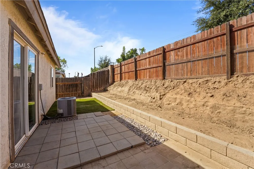 1682 Sycamore Perris, CA 92570