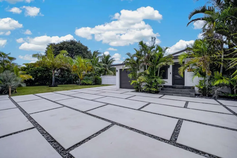 125 NE 146TH STREET Miami, FL 33161