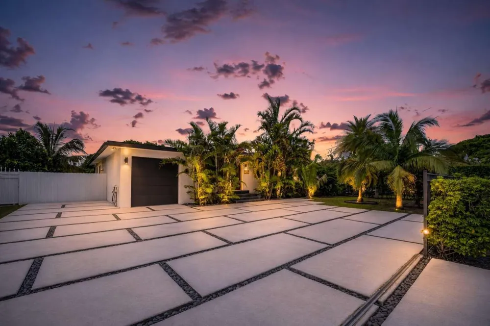 125 NE 146TH STREET Miami, FL 33161