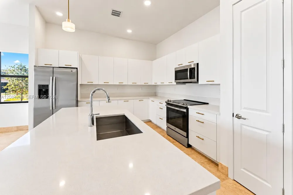 17564 SW 41st St Miramar, FL 33029