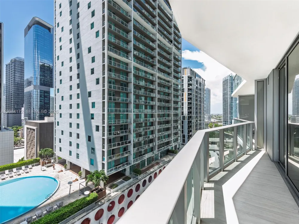 77 SE 5th St #1714 Miami, FL 33131
