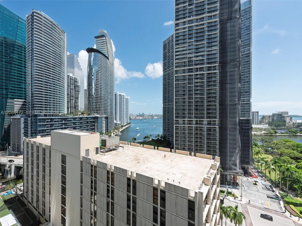 77 SE 5th St #1714 Miami, FL 33131