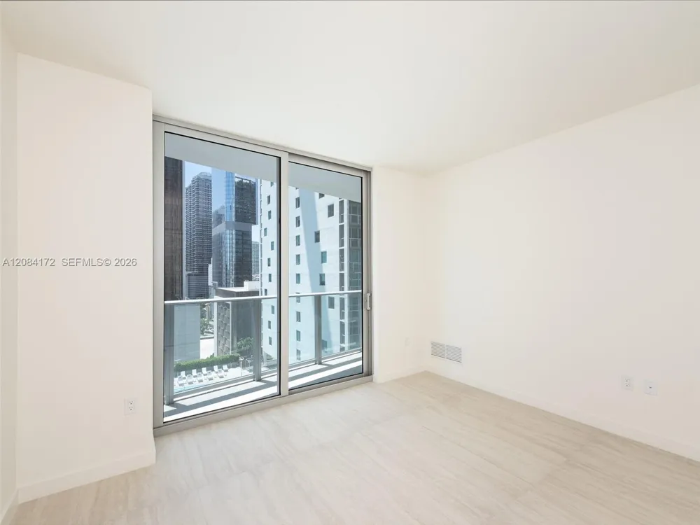 77 SE 5th St #1714 Miami, FL 33131