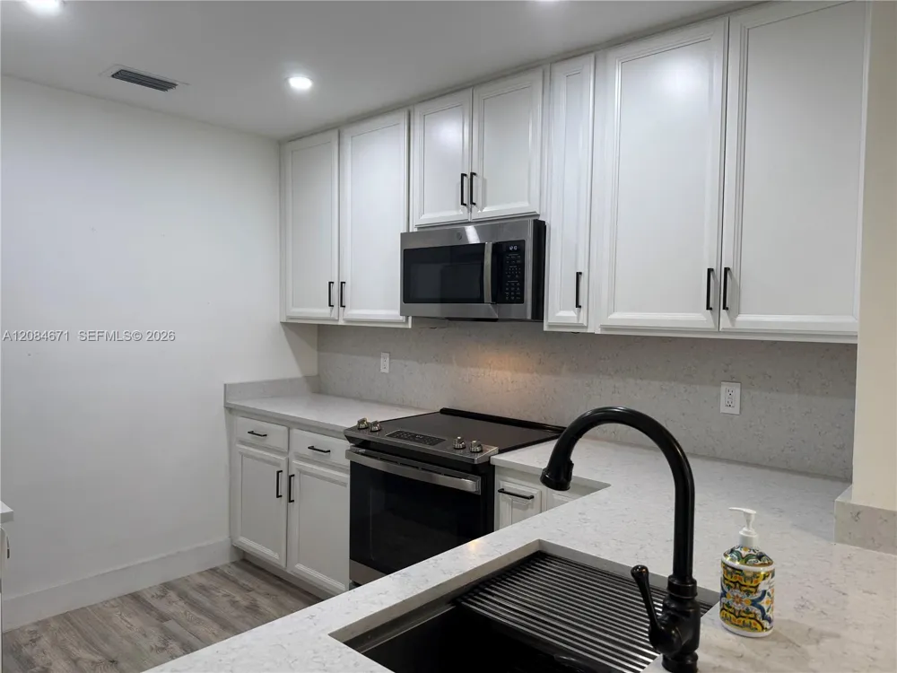 11259 SW 88th St #204H Miami, FL 33176