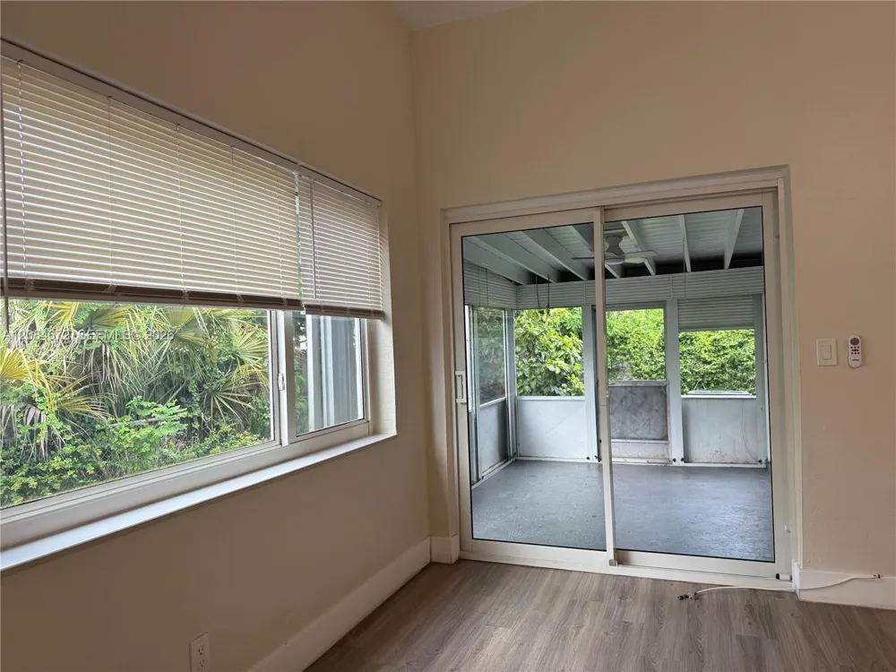 520 SW 5th St Hallandale Beach, FL 33009