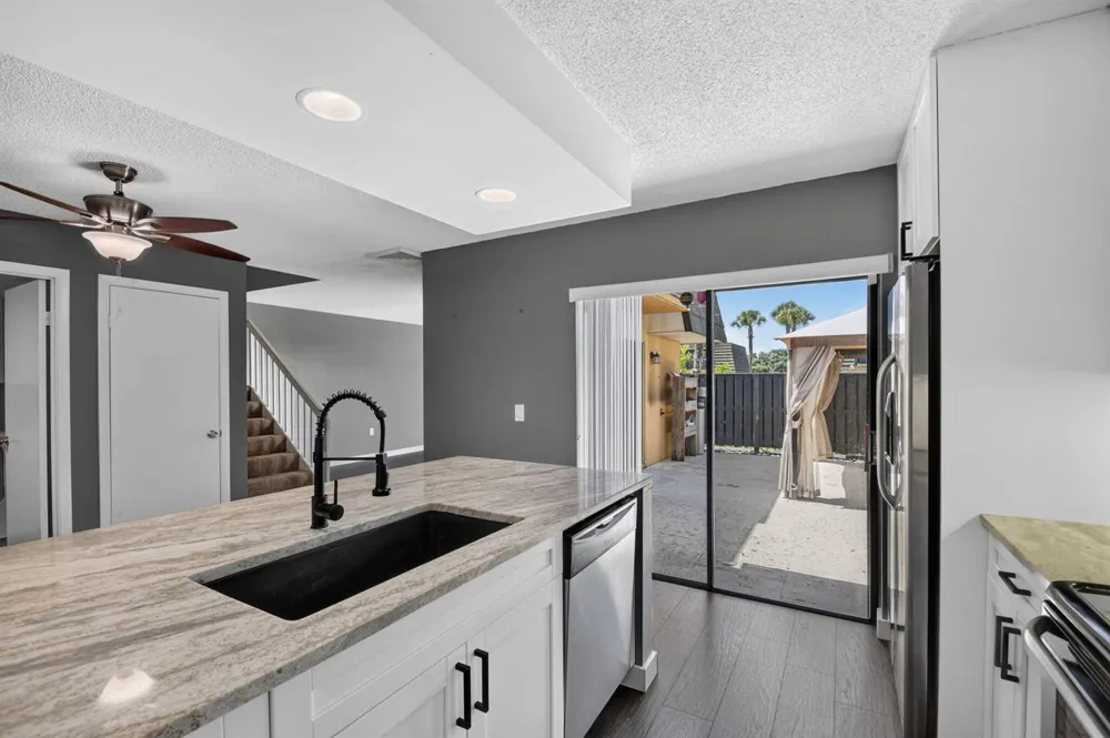 2409 24TH WAY West Palm Beach, FL 33407
