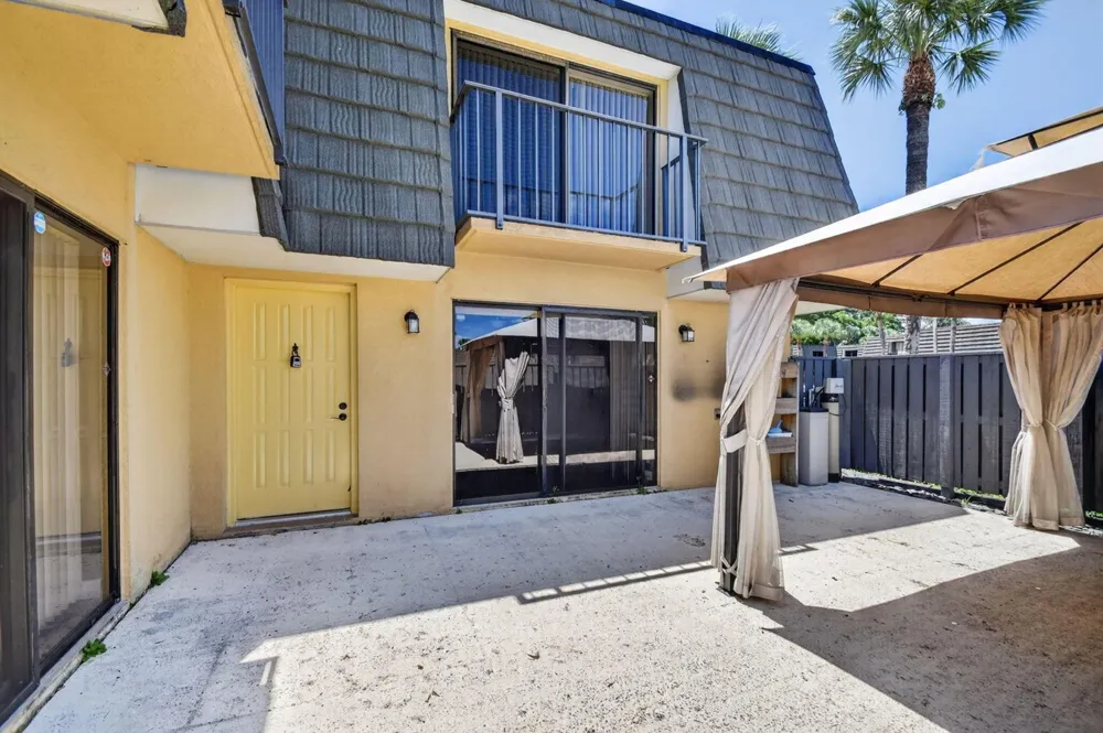2409 24TH WAY West Palm Beach, FL 33407