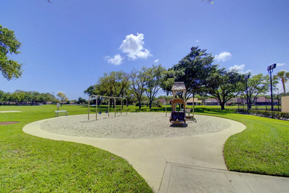 2409 24TH WAY West Palm Beach, FL 33407