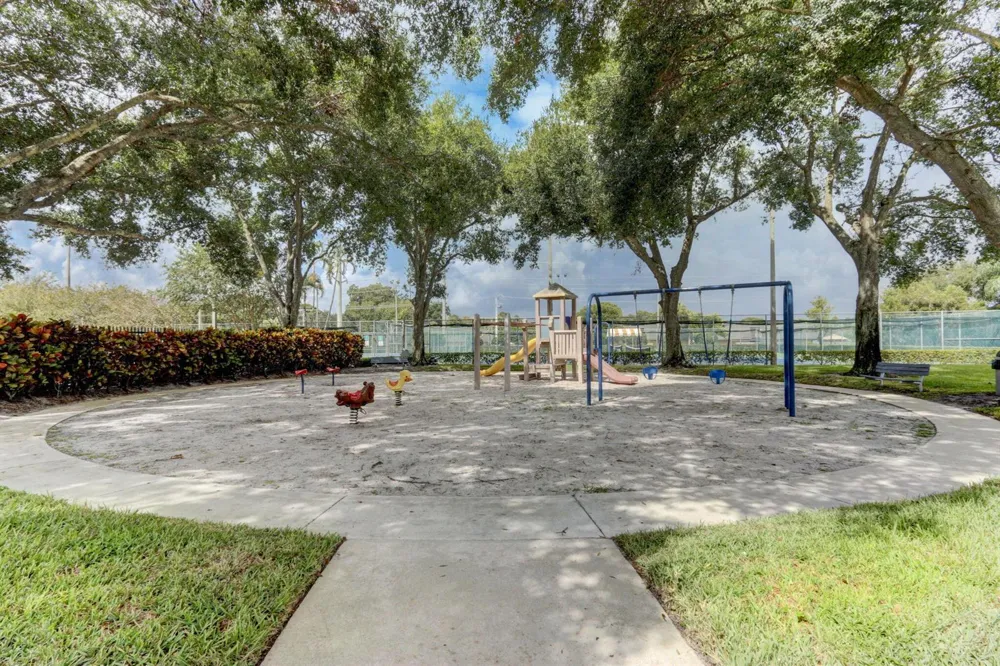 2409 24TH WAY West Palm Beach, FL 33407