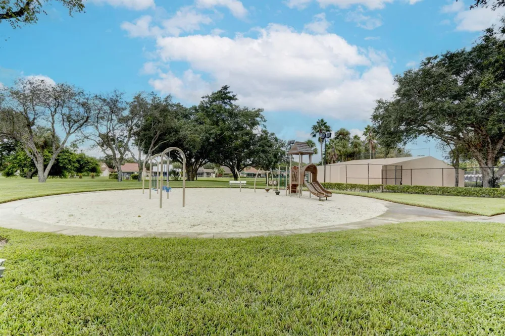 2409 24TH WAY West Palm Beach, FL 33407
