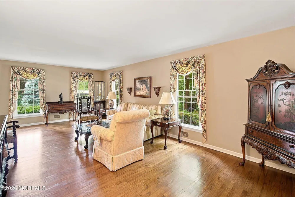 76 Tall Timber Road Middletown, NJ 07748