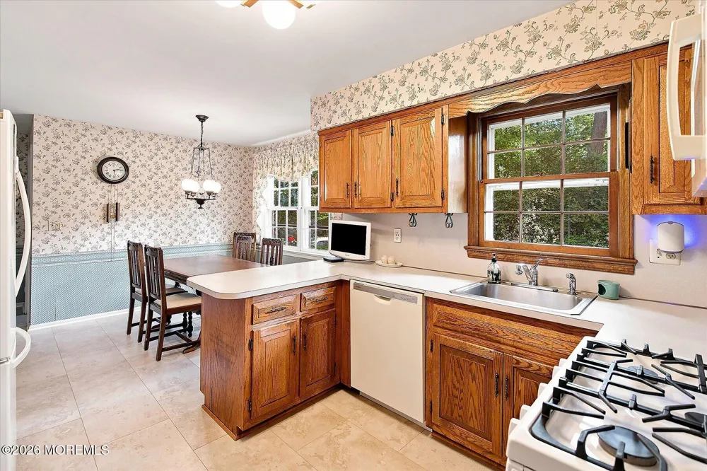76 Tall Timber Road Middletown, NJ 07748