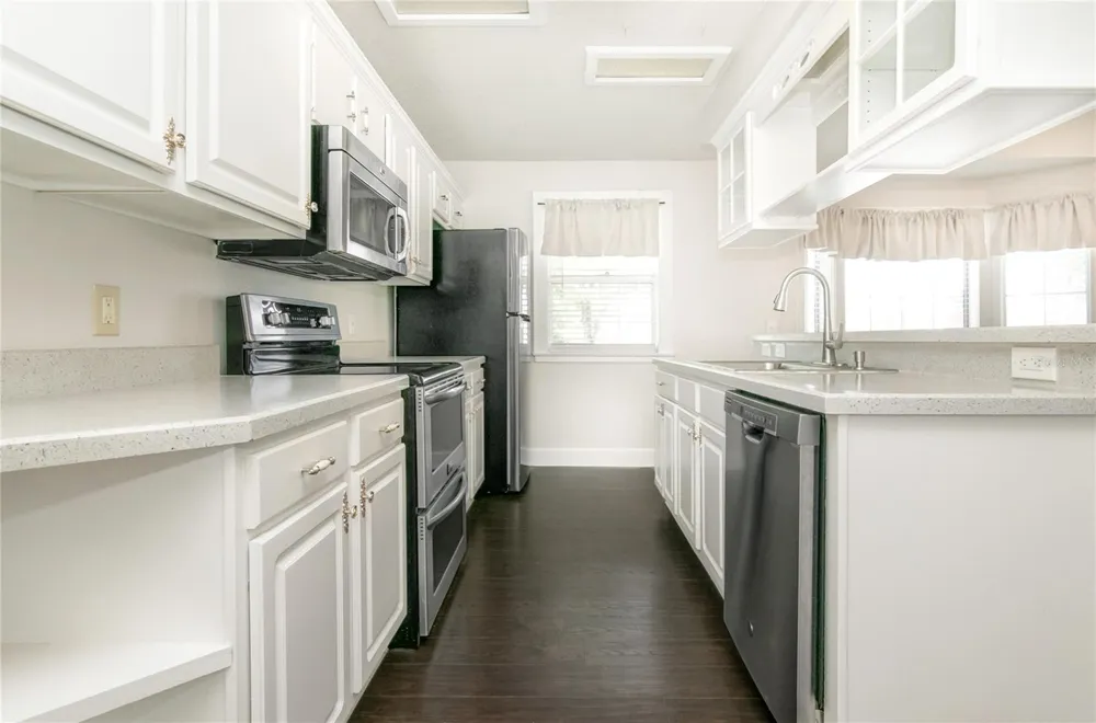 933 LAKE ELSIE DRIVE Tavares, FL 32778