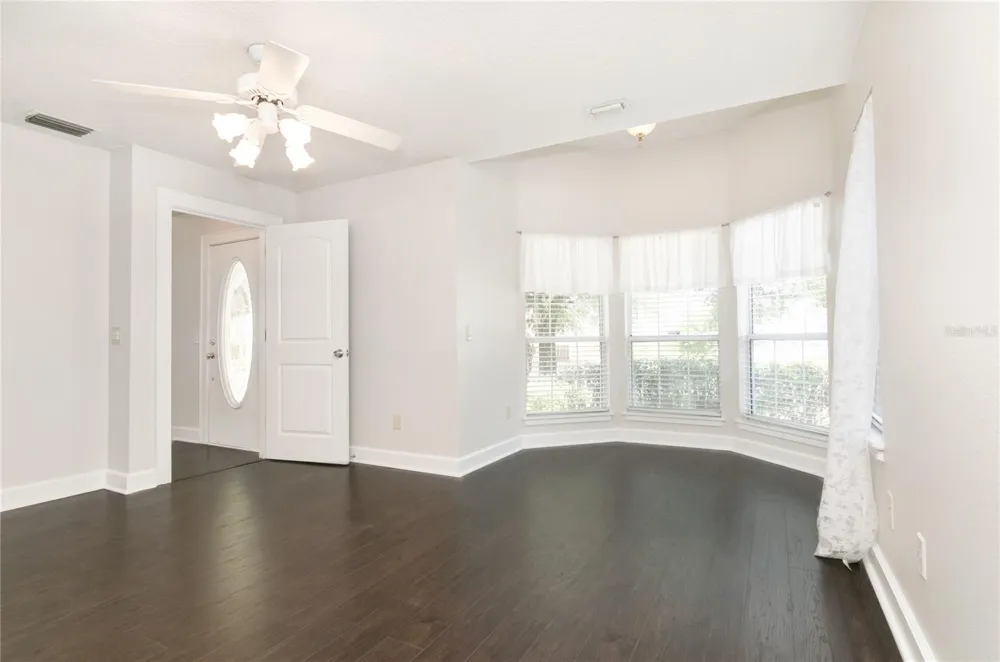 933 LAKE ELSIE DRIVE Tavares, FL 32778