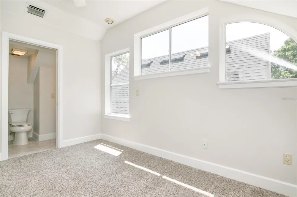 933 LAKE ELSIE DRIVE Tavares, FL 32778