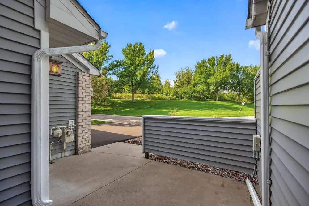 464 Heartland Court Chanhassen, MN 55317