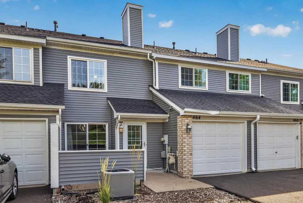 464 Heartland Court Chanhassen, MN 55317