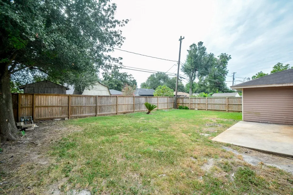 2009 Cleveland Street Pasadena, TX 77502