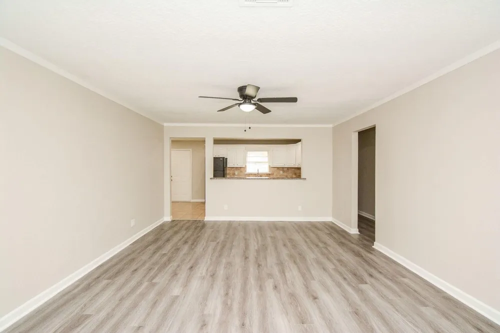 2009 Cleveland Street Pasadena, TX 77502