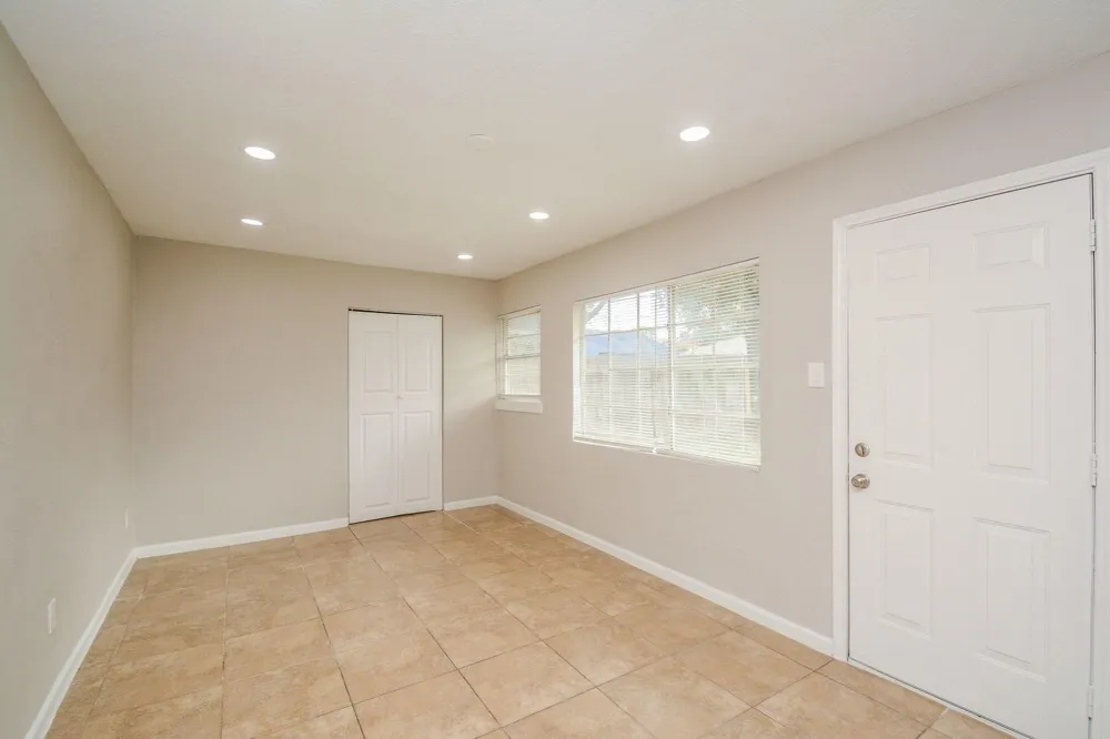 2009 Cleveland Street Pasadena, TX 77502