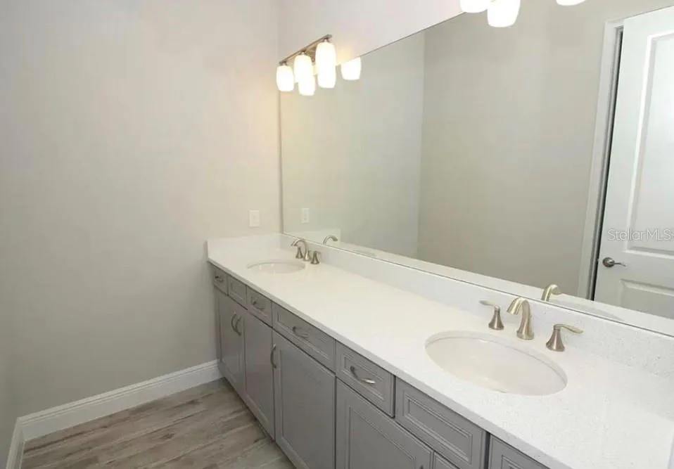 2512 DIAMOND RIDGE COURT Orlando, FL 32835