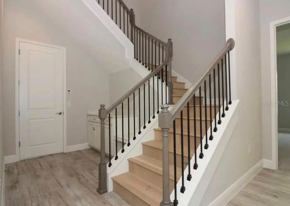 2512 DIAMOND RIDGE COURT Orlando, FL 32835