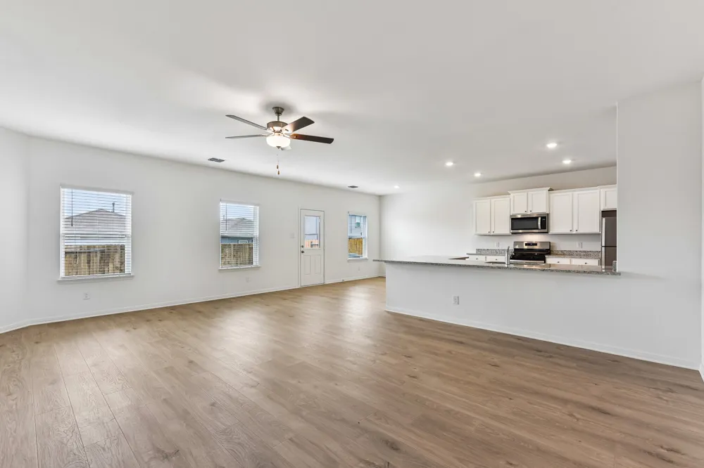 235 Surrey Oaks Maxwell, TX 78656