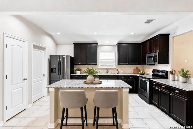 7603 PRESIDIO HVN Boerne, TX 78015