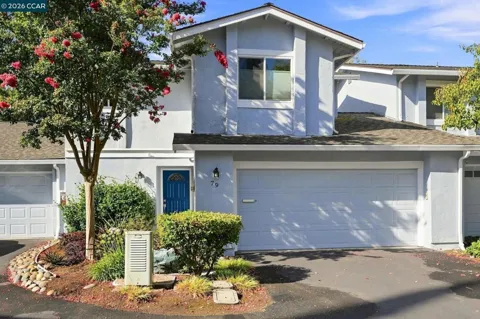 79 Fountainhead Ct