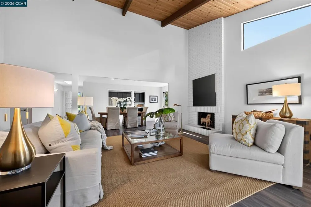 674 Augusta Drive Moraga, CA 94556