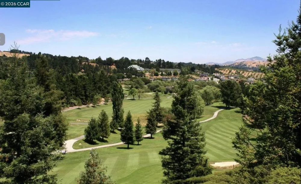 674 Augusta Drive Moraga, CA 94556