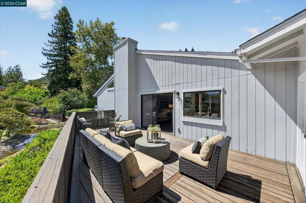 674 Augusta Drive Moraga, CA 94556
