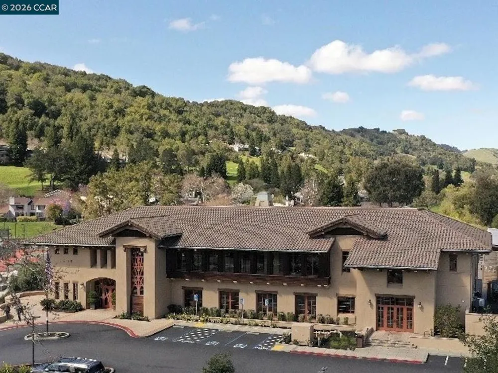 674 Augusta Drive Moraga, CA 94556