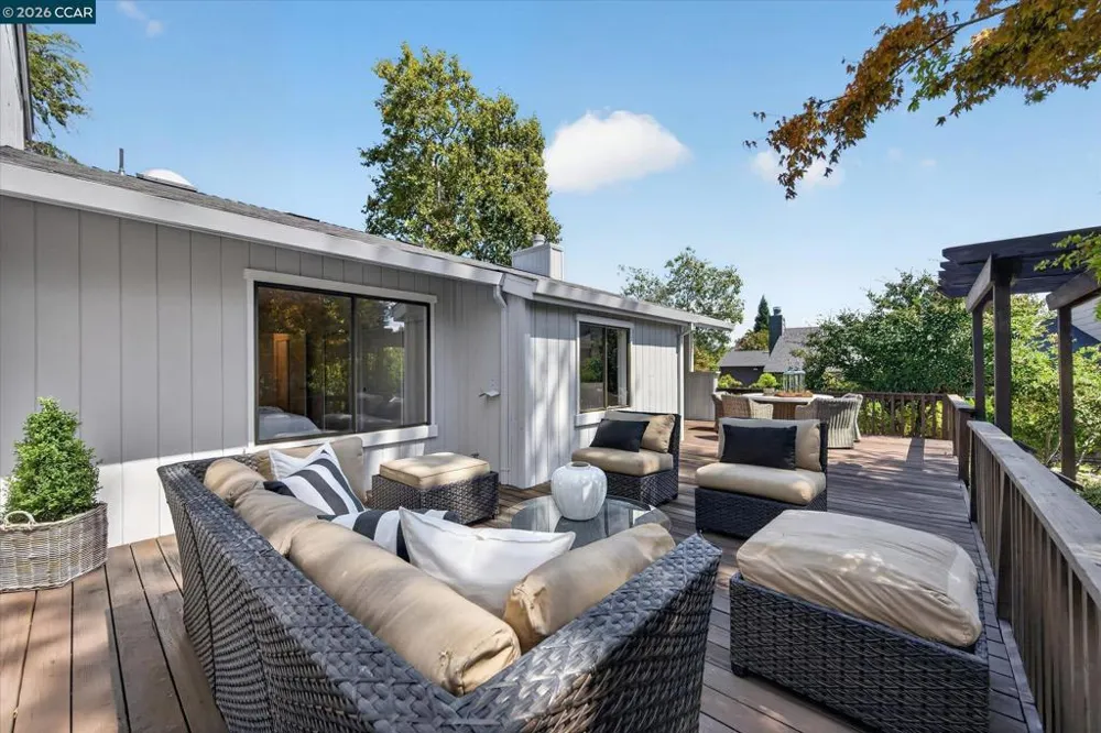 674 Augusta Drive Moraga, CA 94556