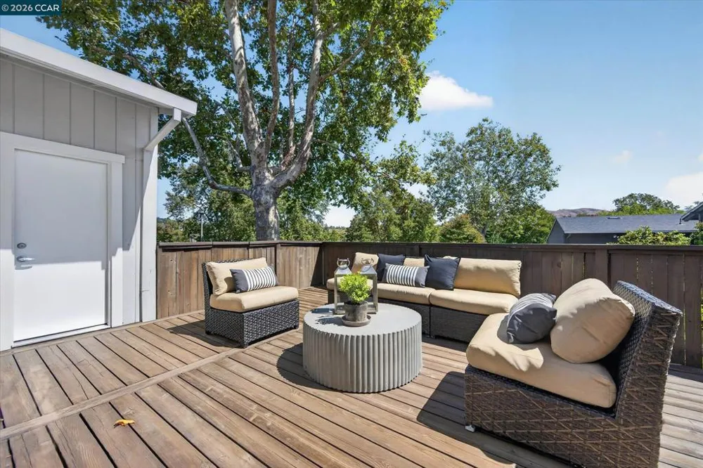 674 Augusta Drive Moraga, CA 94556