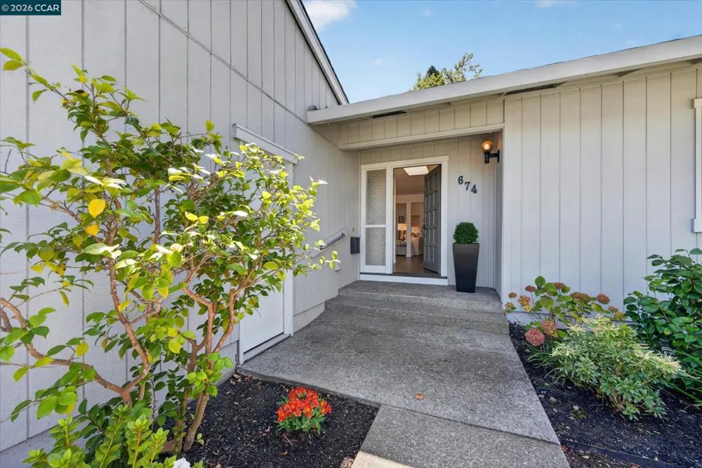 674 Augusta Drive Moraga, CA 94556