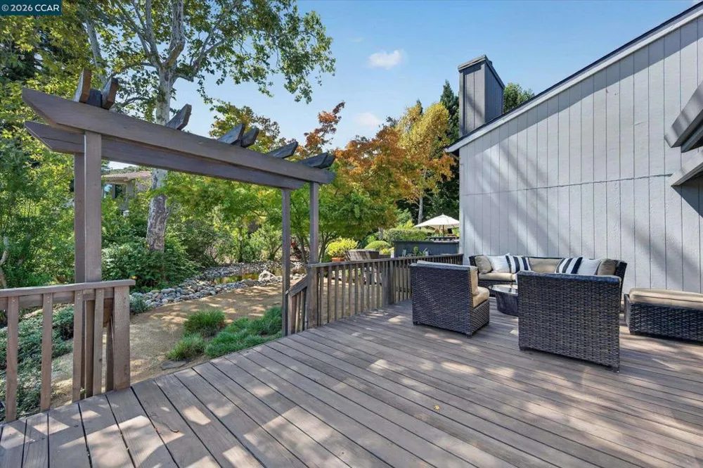 674 Augusta Drive Moraga, CA 94556