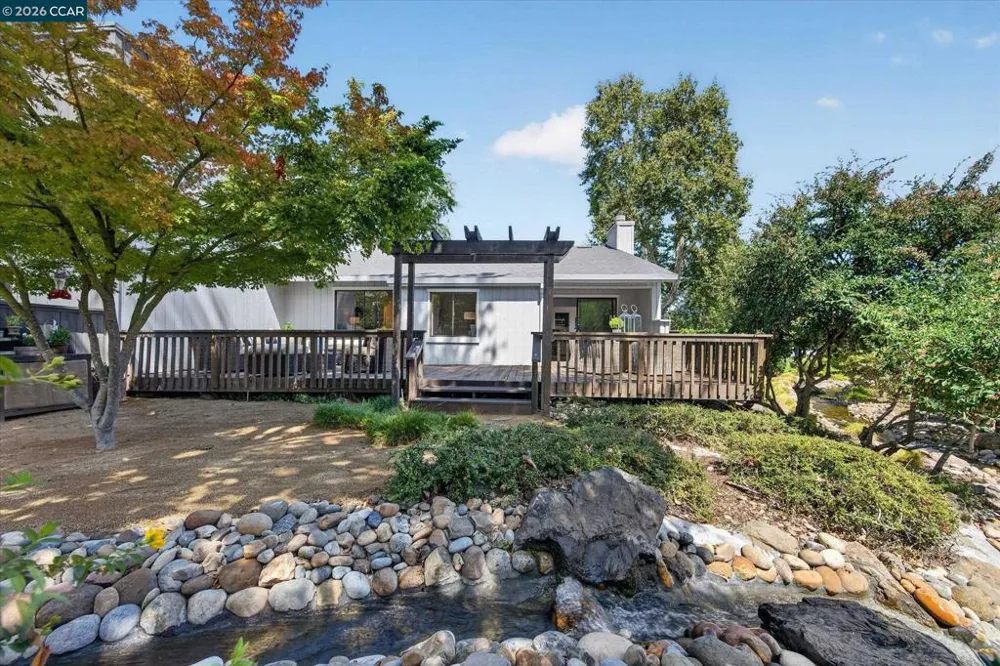 674 Augusta Drive Moraga, CA 94556