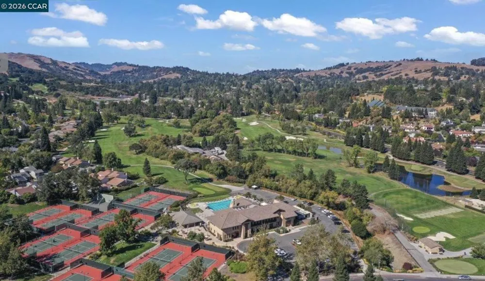 674 Augusta Drive Moraga, CA 94556