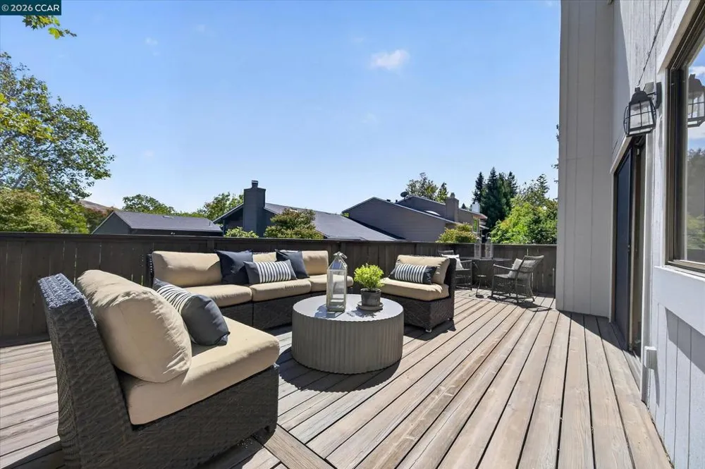 674 Augusta Drive Moraga, CA 94556