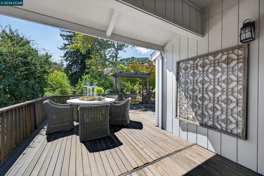 674 Augusta Drive Moraga, CA 94556