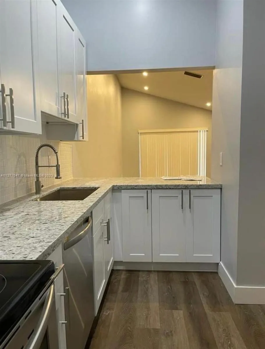 4125 NW 78TH AVENUE Sunrise, FL 33351