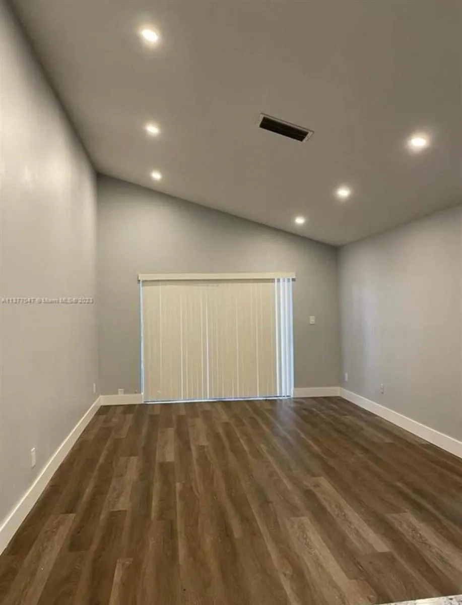 4125 NW 78TH AVENUE Sunrise, FL 33351