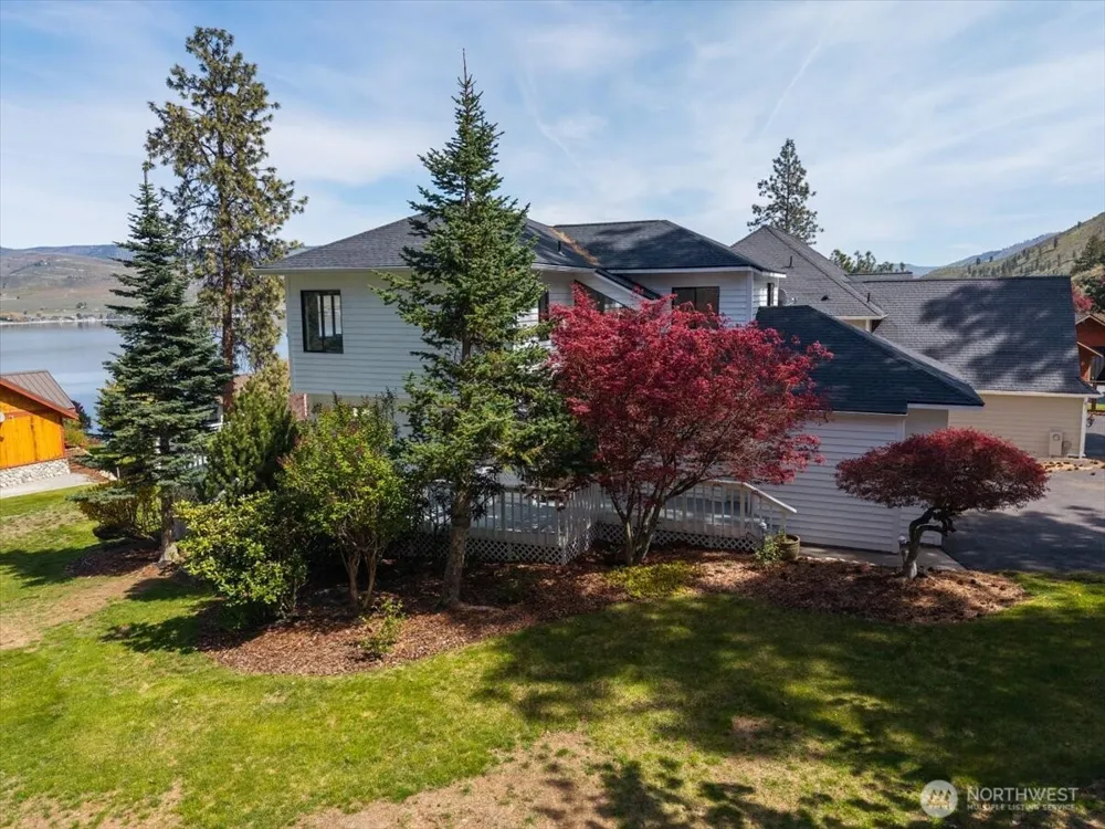 4124 Lakeview Place Chelan, WA 98816