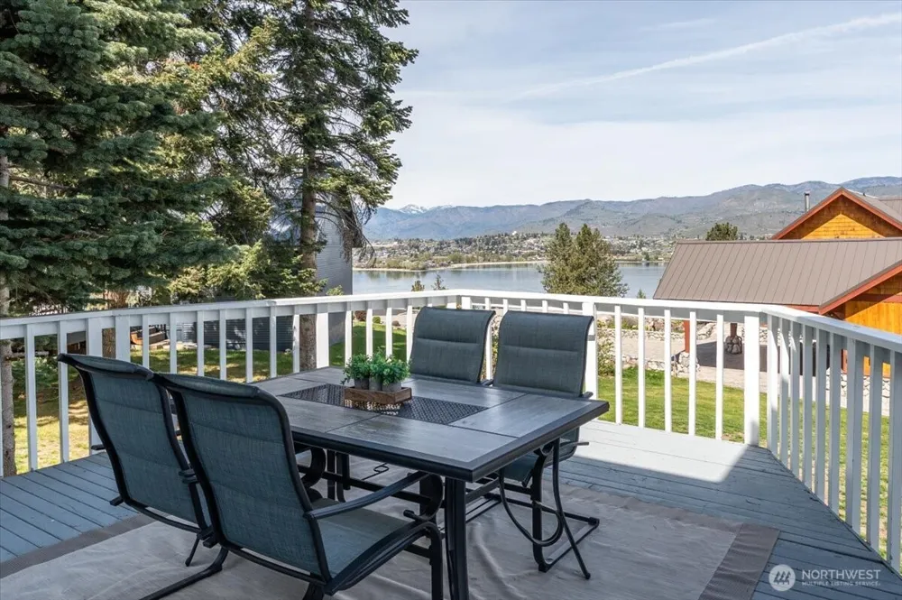4124 Lakeview Place Chelan, WA 98816