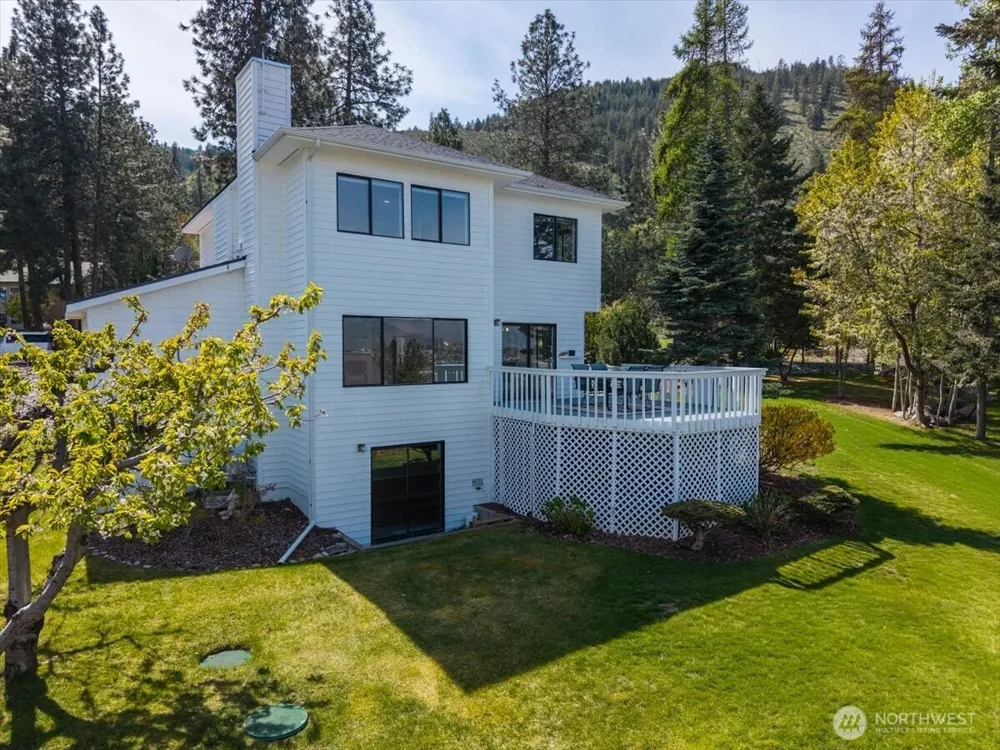 4124 Lakeview Place Chelan, WA 98816