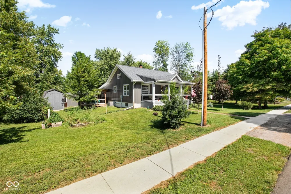 106 E Cherry Street Advance, IN 46102